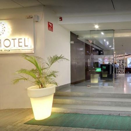 K10 Hotel Vadodara Dış mekan fotoğraf