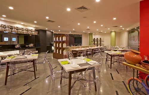 K10 Hotel Vadodara Dış mekan fotoğraf