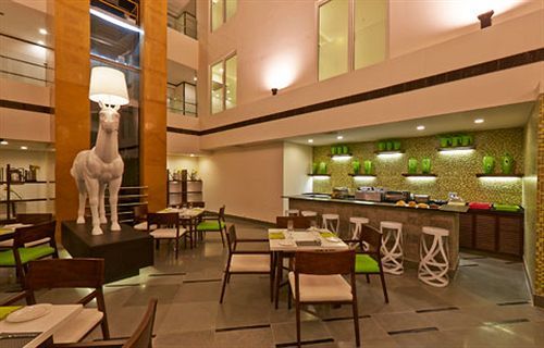 K10 Hotel Vadodara Dış mekan fotoğraf