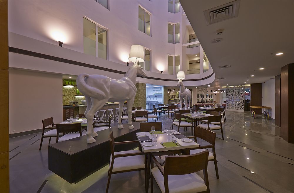 K10 Hotel Vadodara Dış mekan fotoğraf