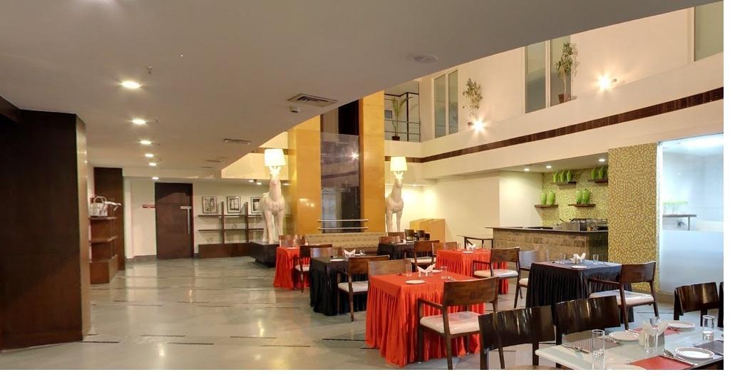 K10 Hotel Vadodara Dış mekan fotoğraf